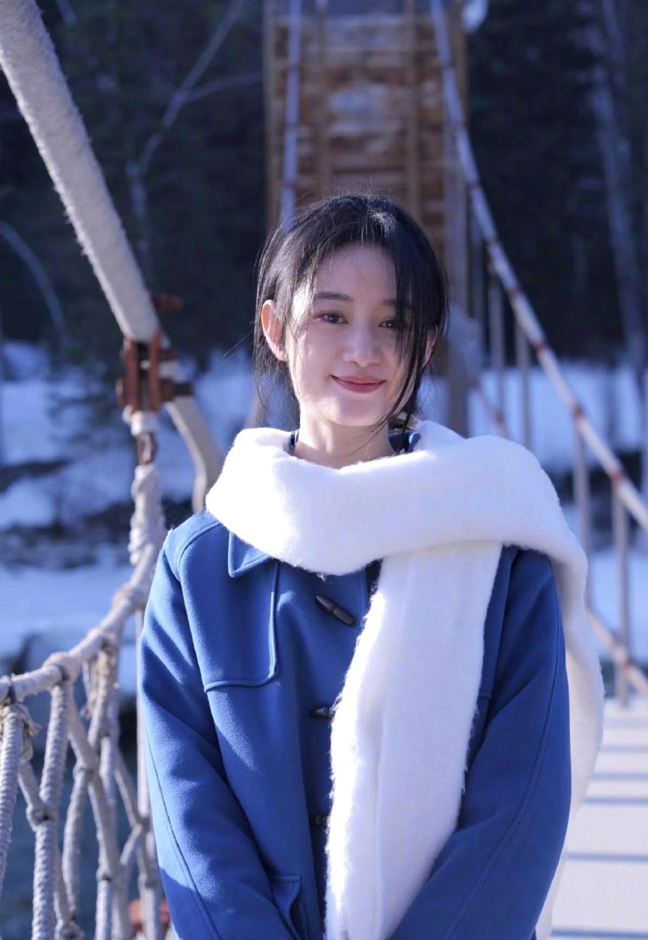 镜头刚停，她冷着脸扔下一句没学到什么全在搞人际关系，转头就把主角的风头抢得连渣都