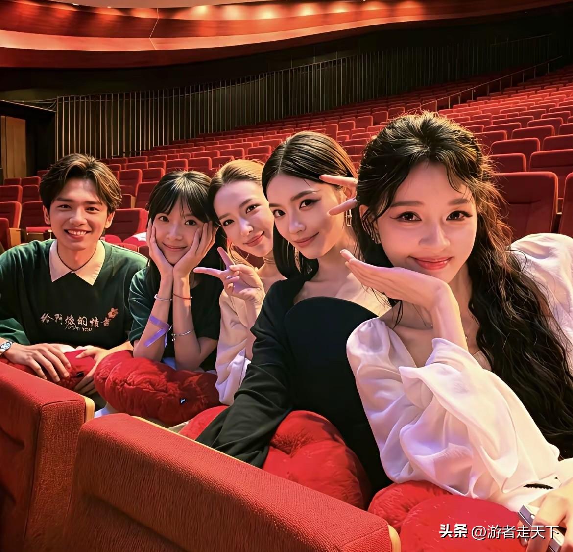 网友说《给阿嬷的情书》女主李思潼，红毯首秀被别的女星衬托得像工作人。
别的女星都