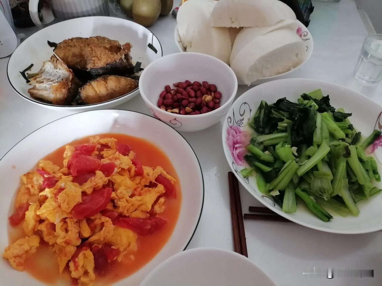 #晒晒你的今日美食#
        老伴早上对我说，这几天感觉嗓子好像是有痰，