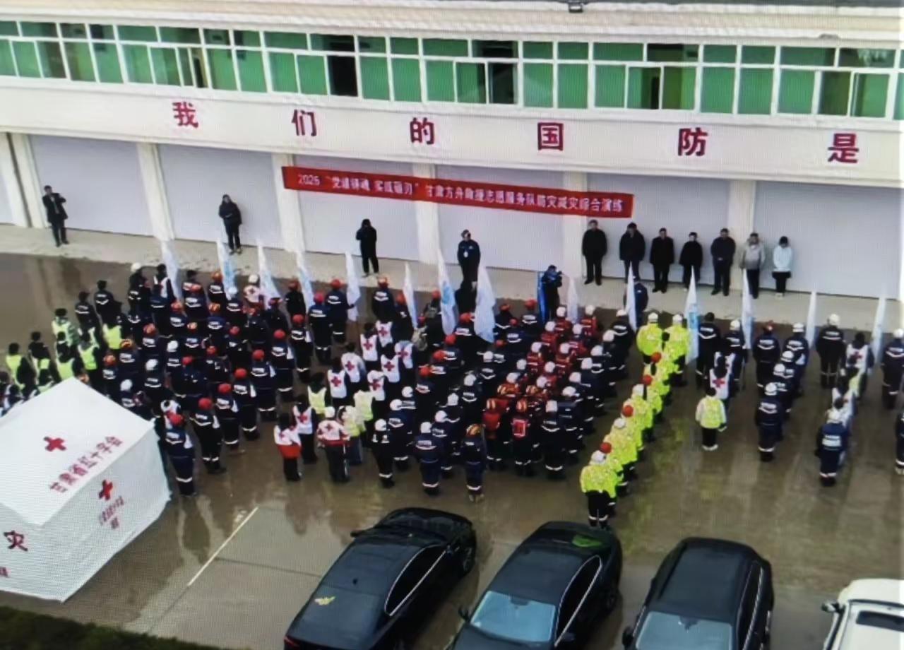 天又快被熬亮了应急救援 救援现场 @苗苗🌱 @娜娜 @走向深蓝 @会说话的猫 