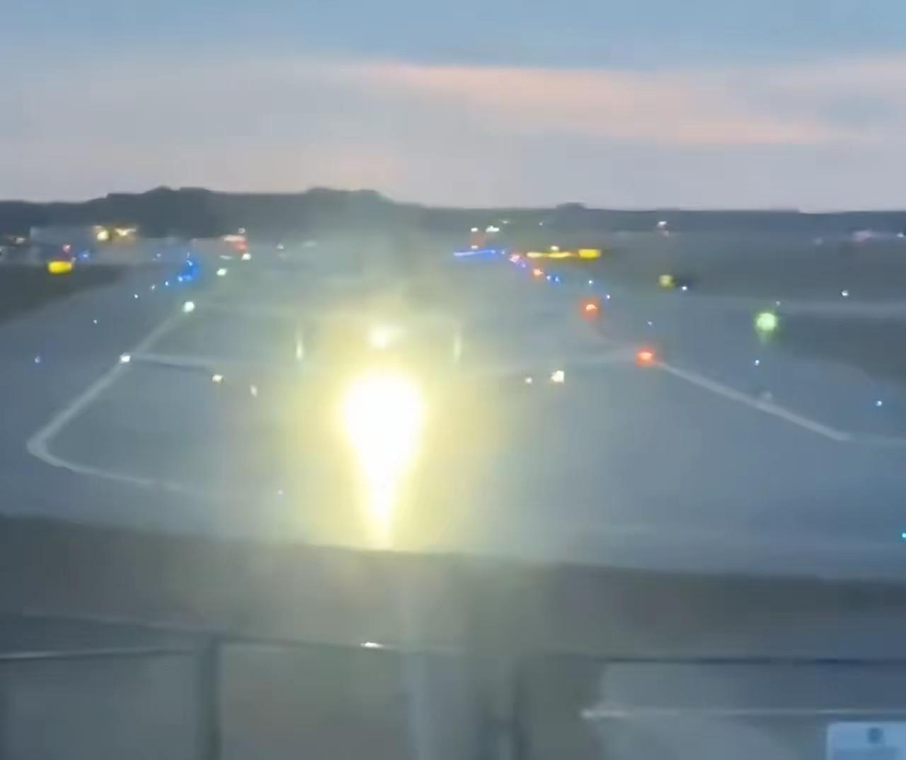 美国估计是铁了心要抢滩了。

​除了之前的的黎波里号、拳师号两栖攻击舰，现在连布