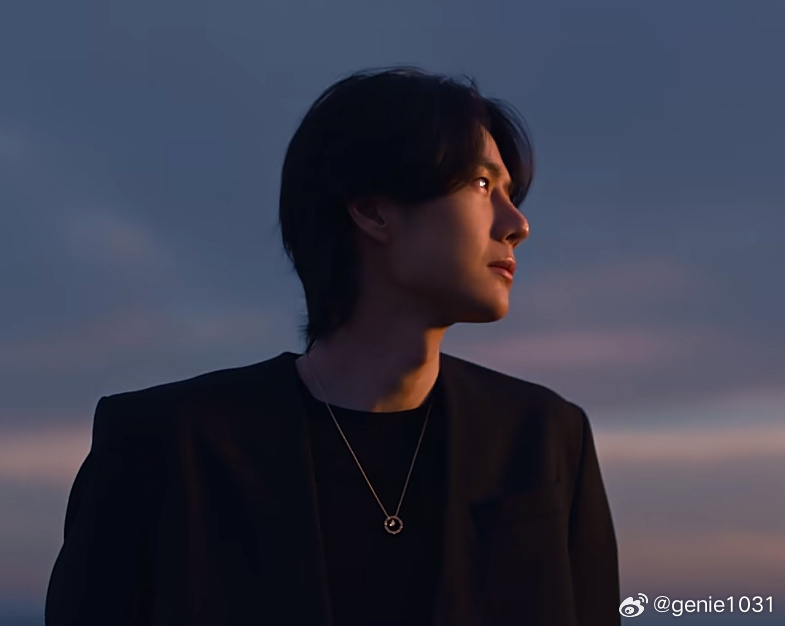 这么说吧铁子们天塌下来有你一博哥鼻梁顶着
