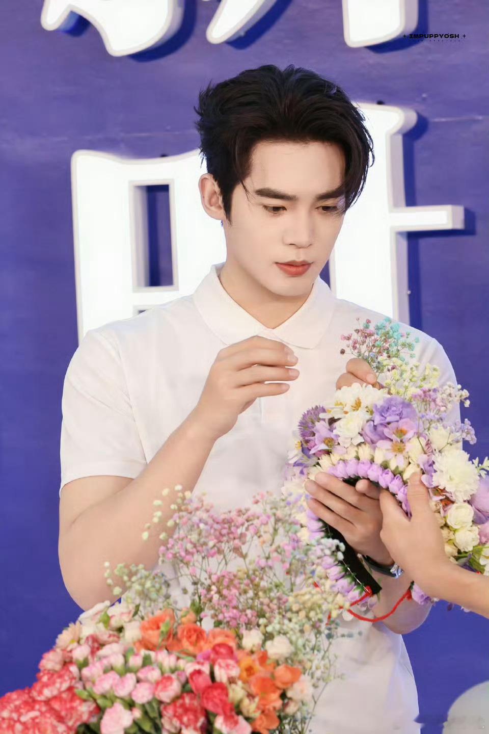 于适簪花又帅又好看～