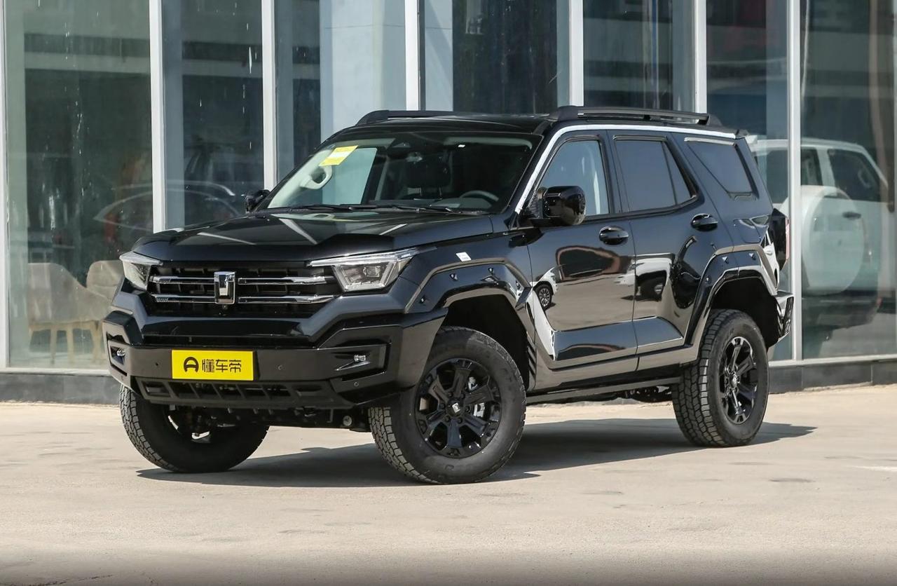 最近后台老有朋友问我：“20多万能不能拿下一台二手坦克400 Hi4-T？”说实