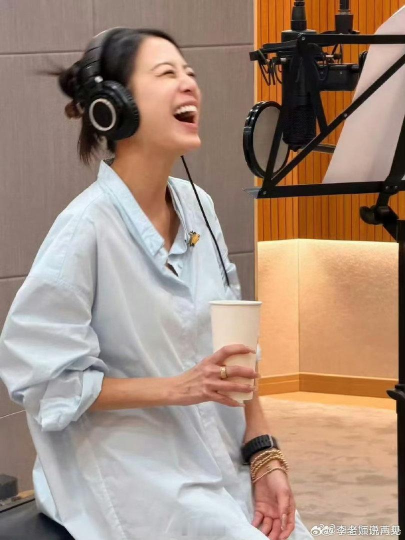 江语晨唱最长的电影选歌环节江语晨直面《最长的电影》，坦然自曝是原版MV女主，直播