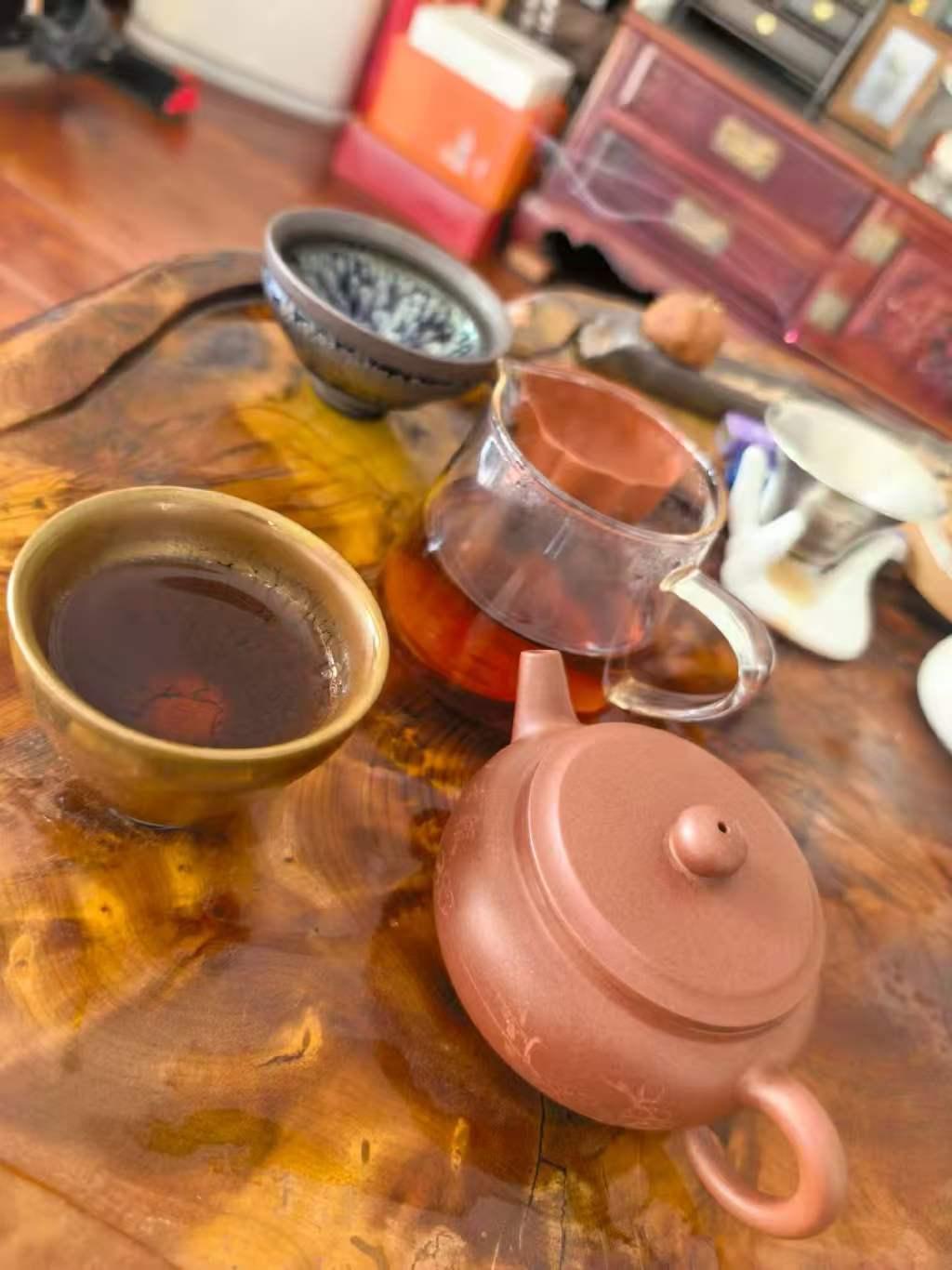 绿茶选择明前还是雨前的？绿茶还是选明前的好。