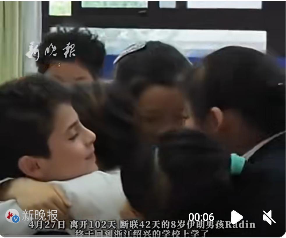 战火之外的42天“生死失联”，结局让无数人瞬间破防。

4月27日，浙江绍兴一所