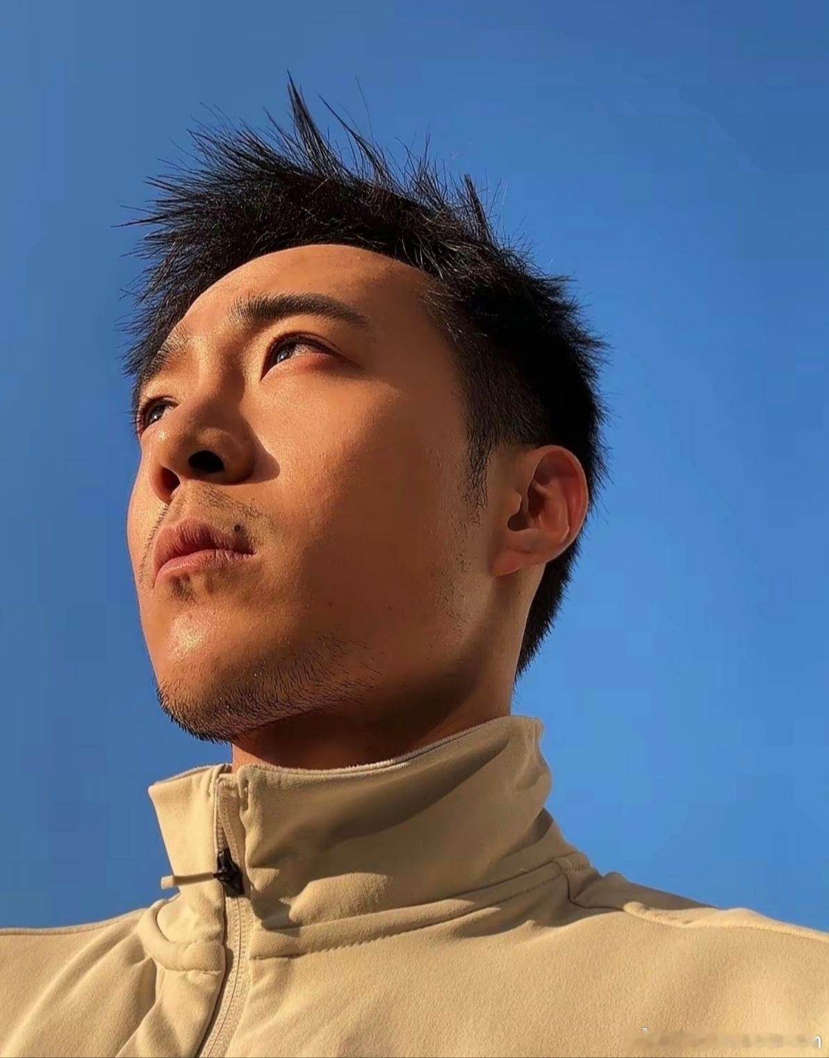 第一张放blued后台会叮叮咚咚响第二张发给叔叔后他就哼哼唧唧响
