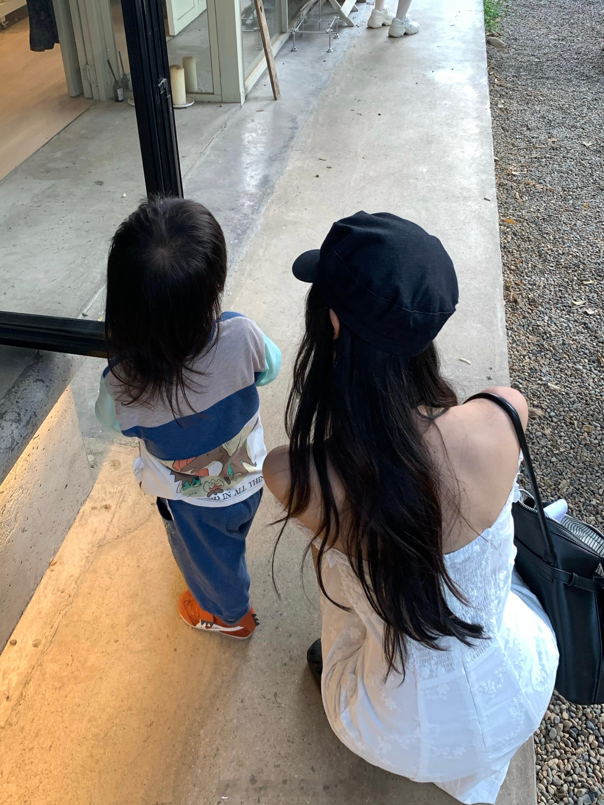 我来吃烧烤了妞妞们 ​​​