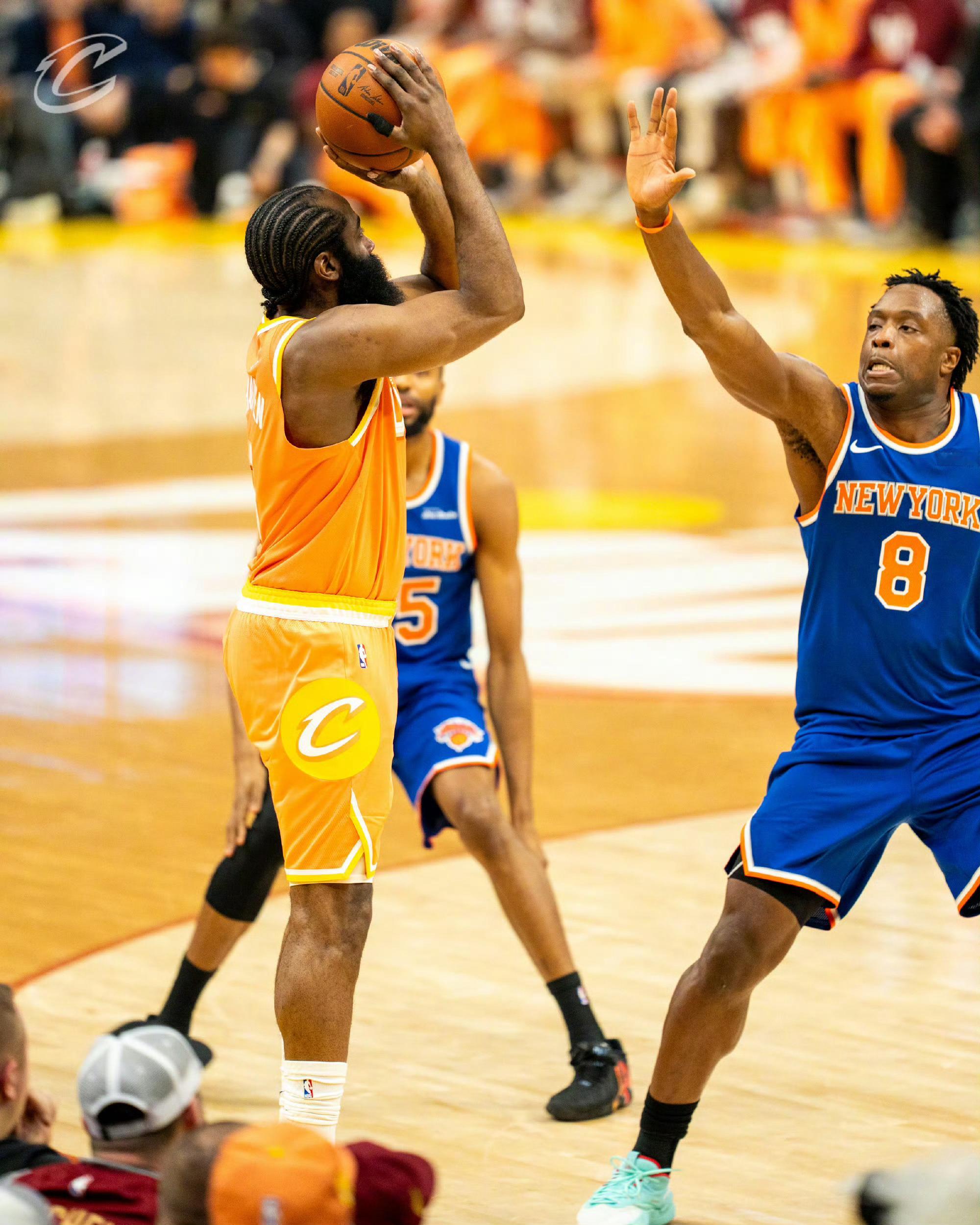 高效表现！自哈登加盟骑士以来，球队战绩是6胜1负。期间哈登场均出战32.1分钟，