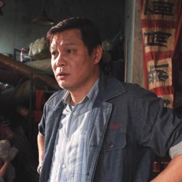 运动员，范志毅，参演繁华，扮演一个小厂的车间主任，整治下放劳动的江小姐，让她一天