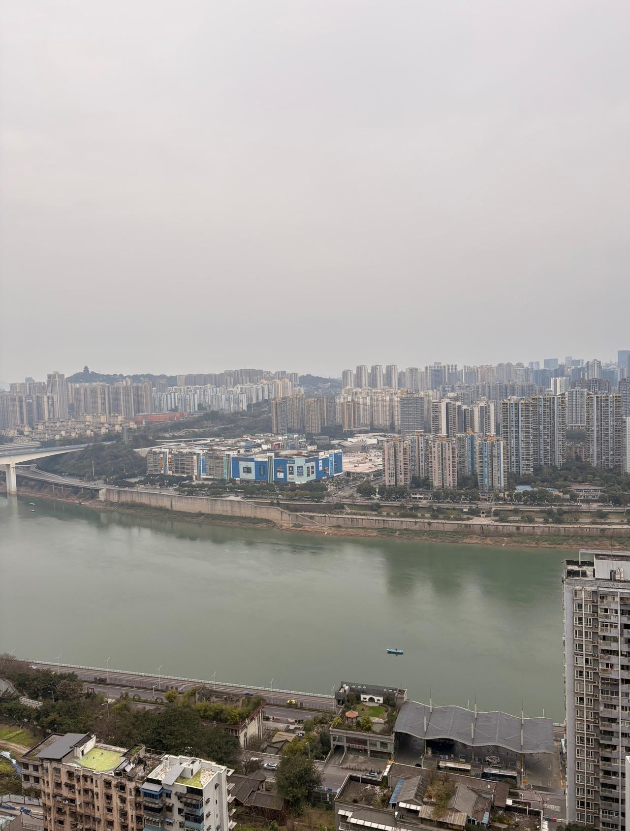 在香港工作了一年之后，我发现香港人在消费方面，应该还是受了很多西方的影响。

我