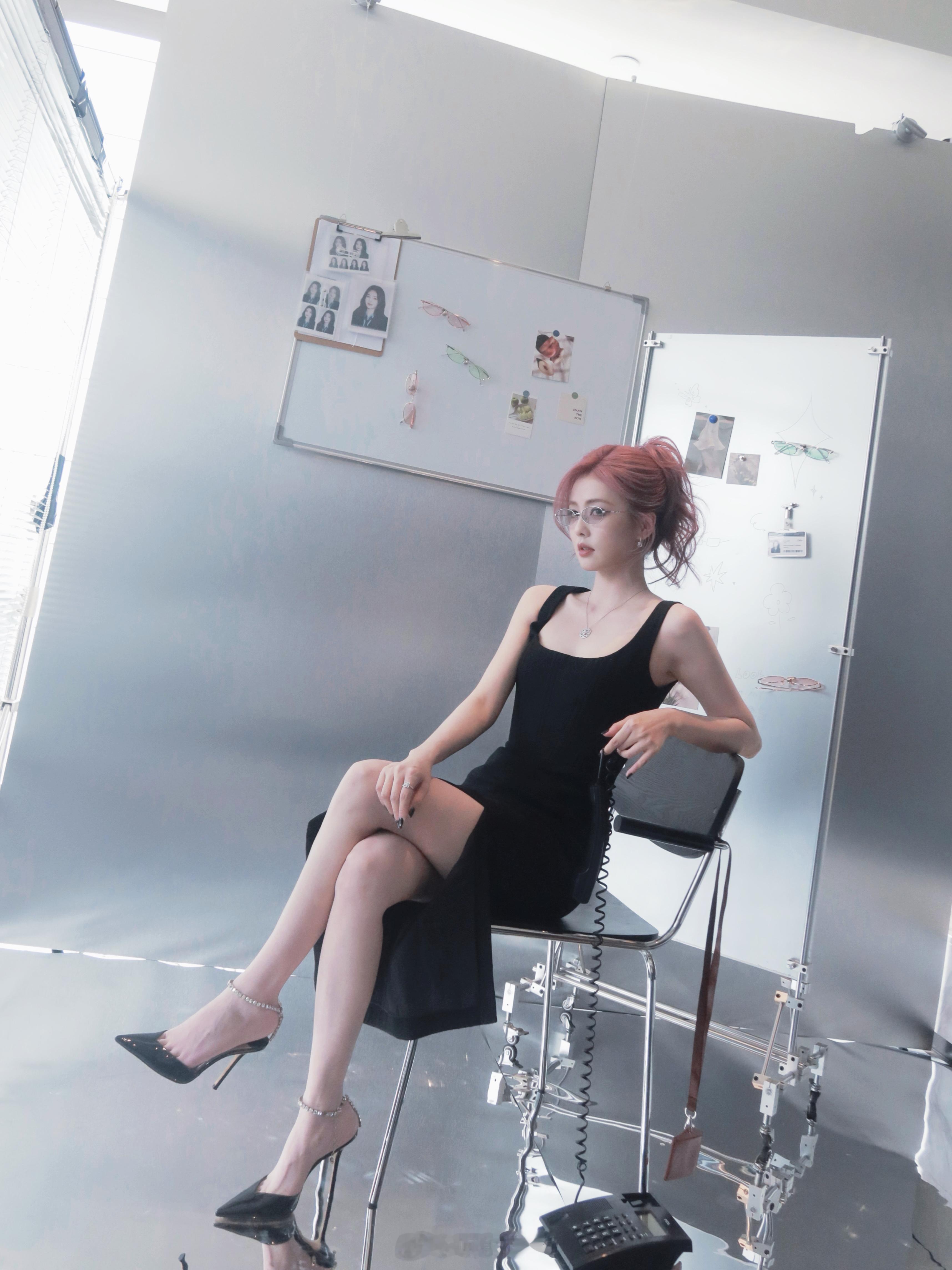 啊啊啊我的白鹿亲妈，我们一起来激战吧[爱慕][舔屏][舔屏][舔屏][舔屏][舔