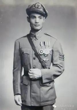 高又新，出生于1916年，辽宁锦州锦县（今凌海市）人。1931年九一八事变爆发后