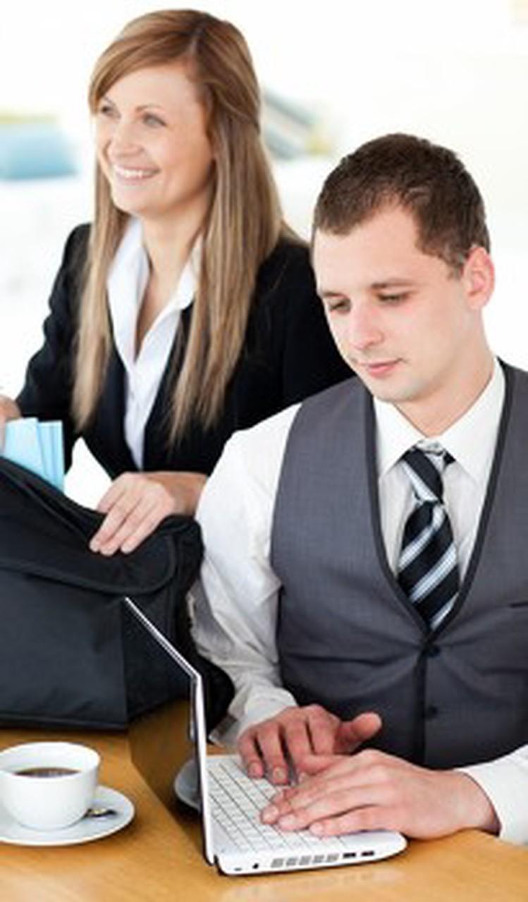 你可能不知道，有的同事非常非常讨厌你。
今天几个同事在一起聊天时，聊到了不在场的