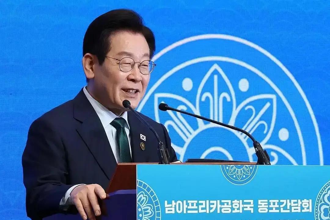 根据11月24日韩国发布的民调结果，韩国总统李在明的国政支持率为55.9%，较上