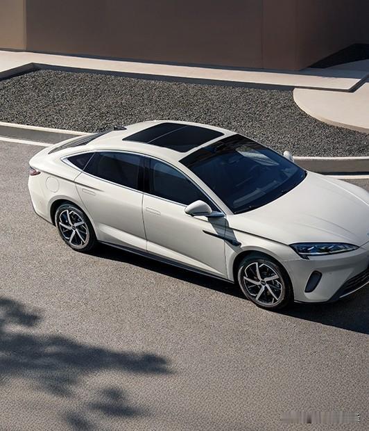 预算有限、短途通勤选1.5L 135km豪华型（14.98万），基础配置全，L2