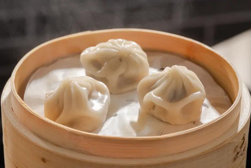 中式餐饮能否征服人们的味蕾？答案无疑是肯定的。就像马斯克母子来到中国，被中国深厚