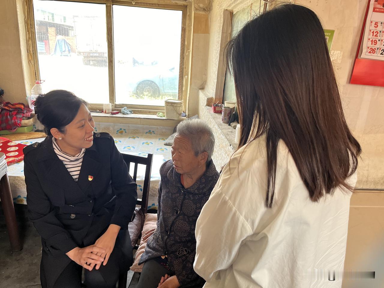 沈阳铁西笃工街道人民里社区开展“情暖母亲节 关爱到身边”志愿服务实践活动

为弘