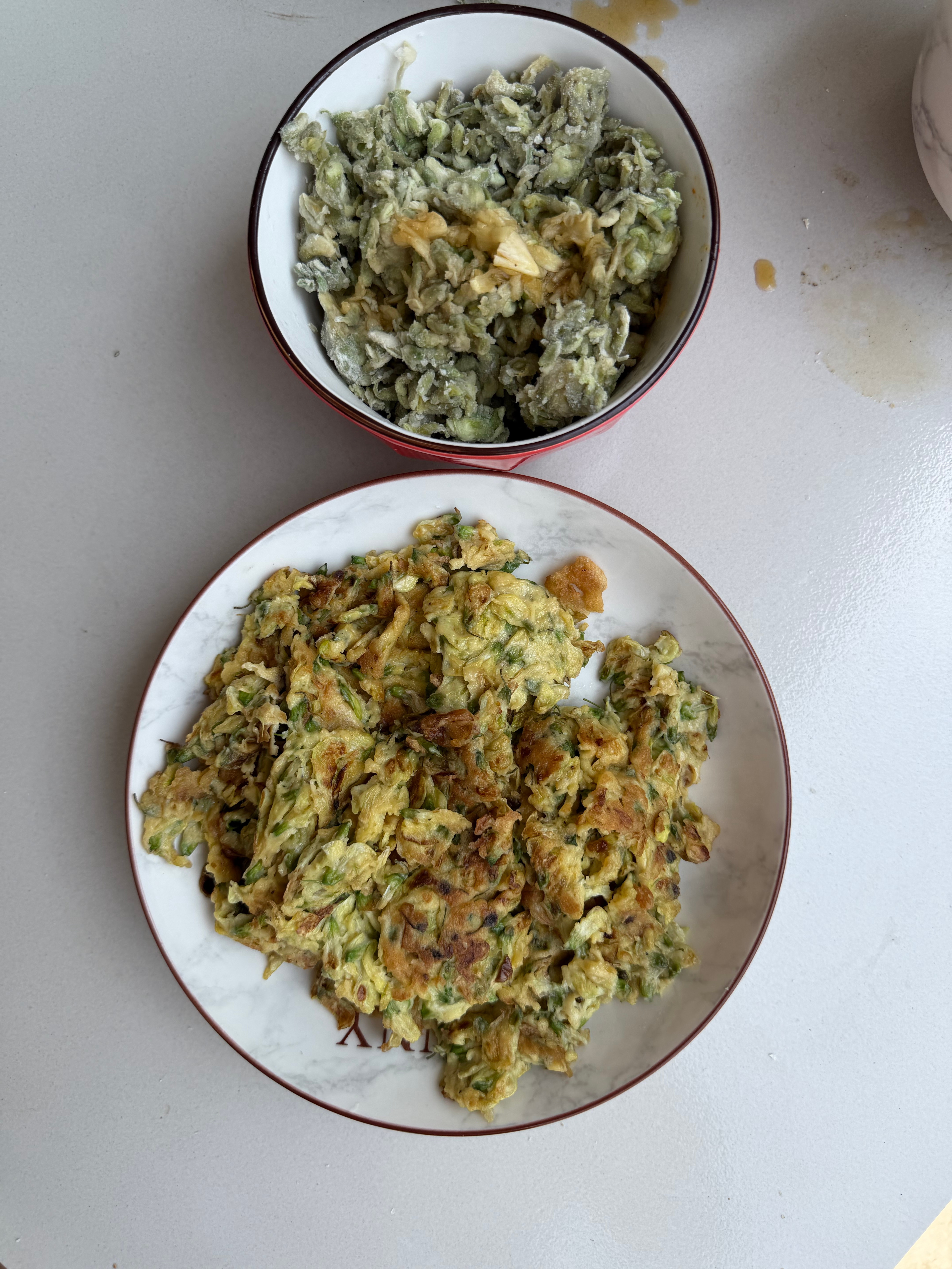 大功告成：蒸槐花再浇蒜汁，槐花煎鸡蛋一字诗：中 