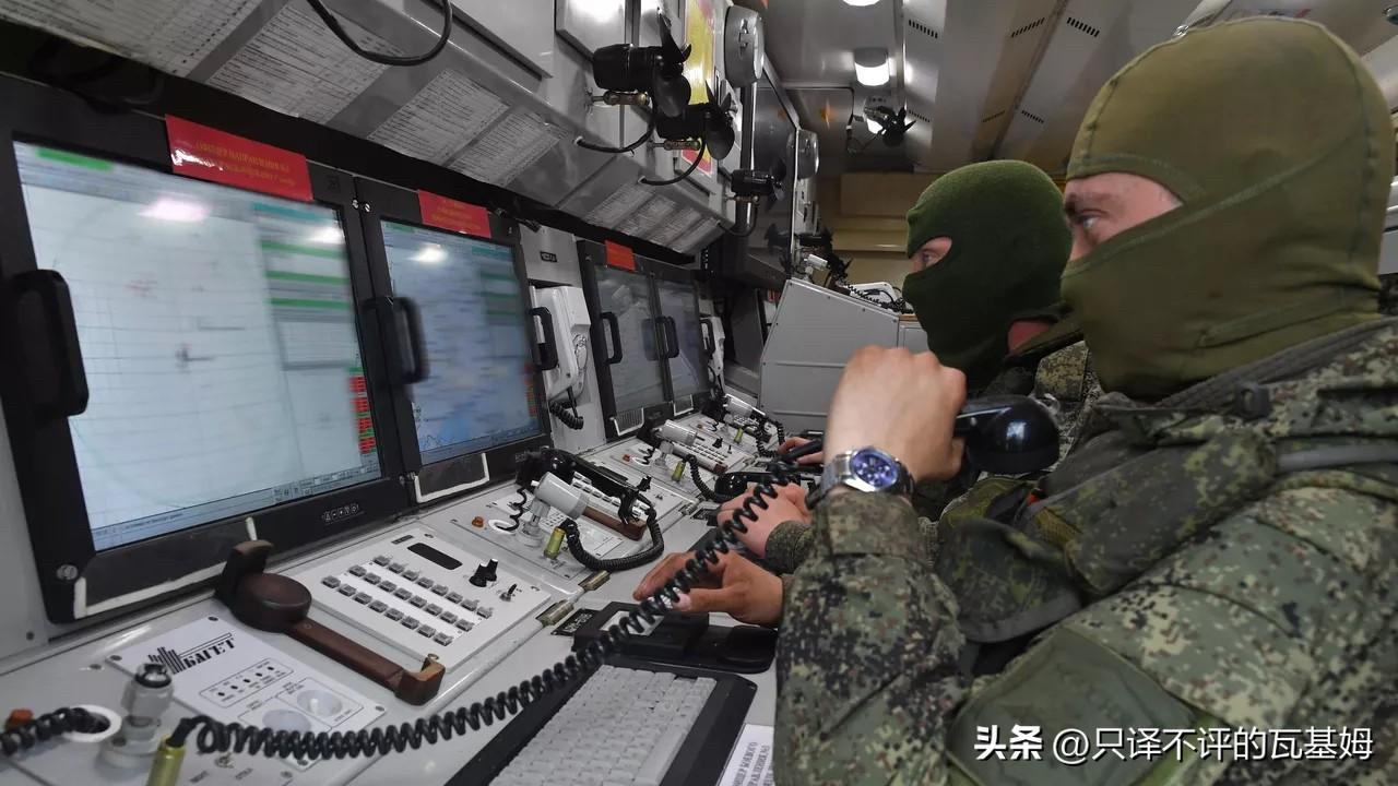 突发！俄罗斯发射导弹对位于乌克兰蛇岛上的英国雇佣兵和无人艇发动猛烈打击！
202