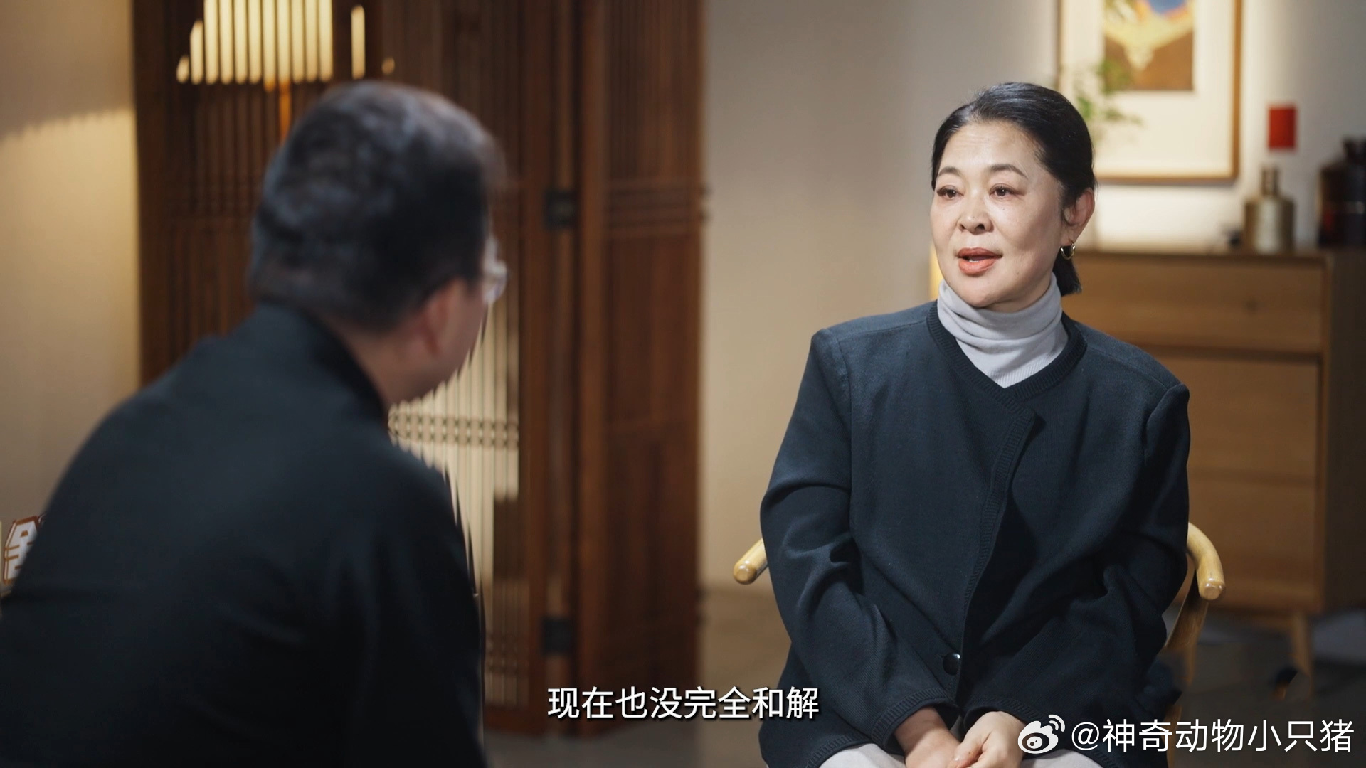 有没有人跟我一样，看倪萍聊原生家庭直接屏住呼吸？说妈妈除了没打她啥冷暴力都有过，