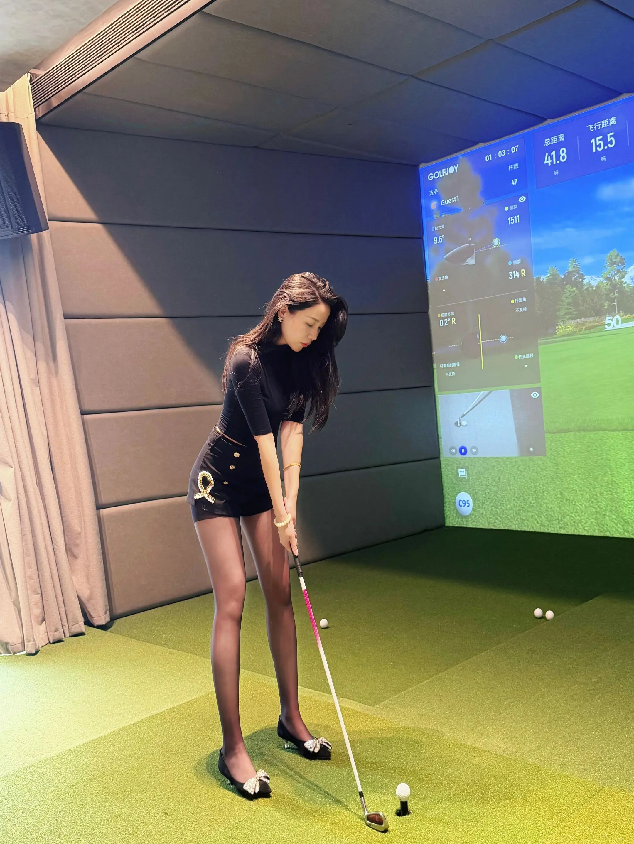 围着我转就行了 你哪来这么多自己的事情要。