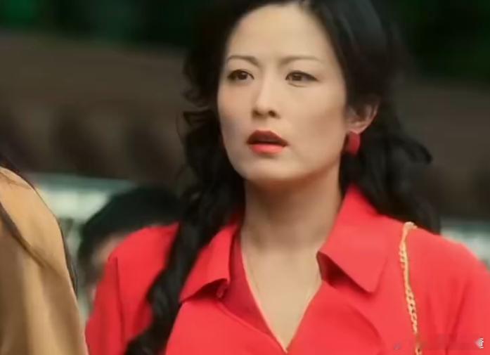 徐百慧新剧怒扇唐嫣耳光 刚从《老舅》里杨小姐的温柔里走出来，转头就被徐百慧在《人