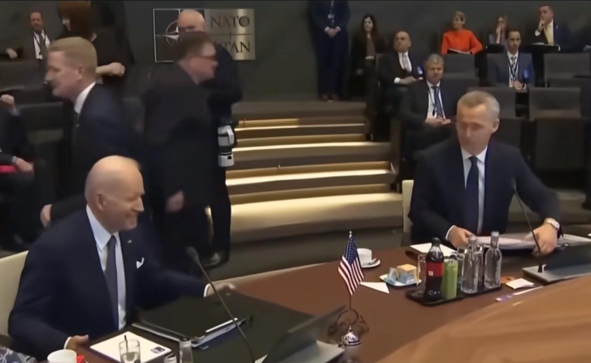 10月18日国际局势速递

10月18日最新国际消息，局势警报骤然拉响——俄罗斯