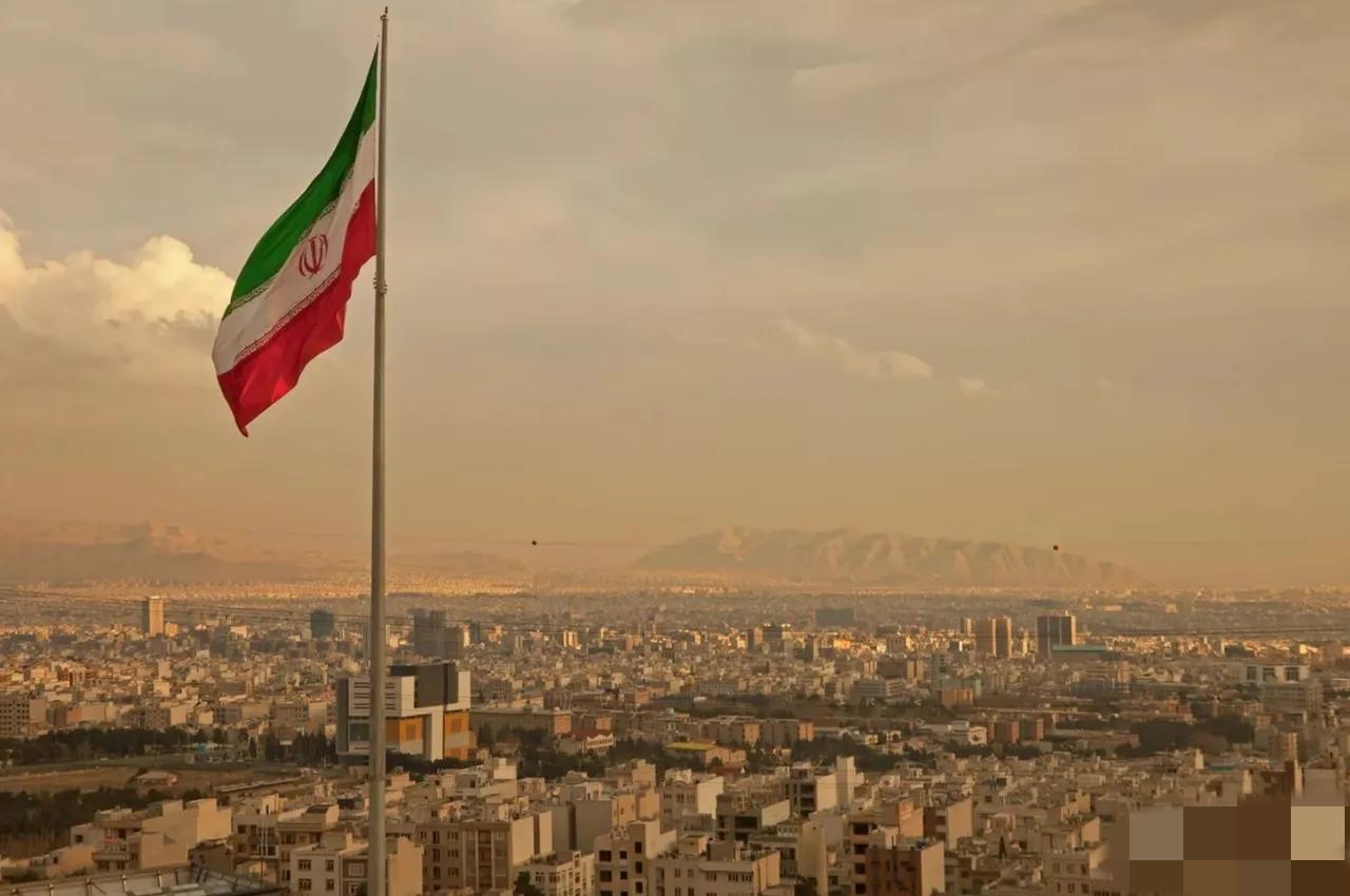 美国媒体终于承认了，如今的特朗普是进退两难！想结束战争还没达成目标，想继续打下去