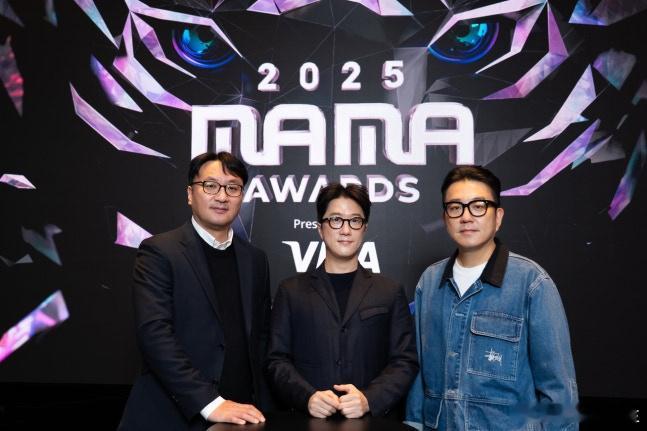 原定于11月28日至29日在香港举行的2025MAMA进入紧急磋商环节。据报道因