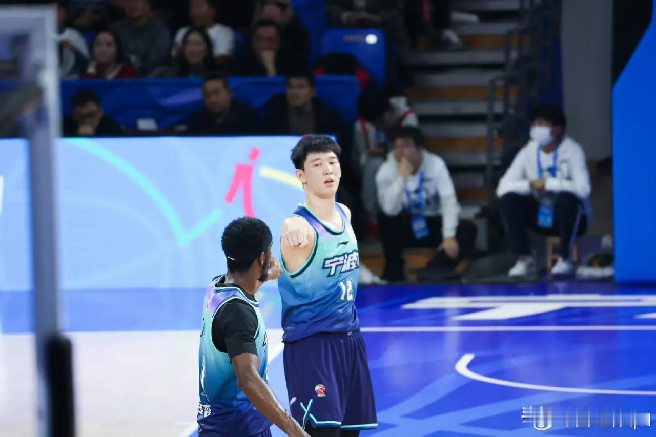 宁波男篮接近签约第三外援库里！

据媒体人“江南的城”透露，宁波富邦男篮由于大外