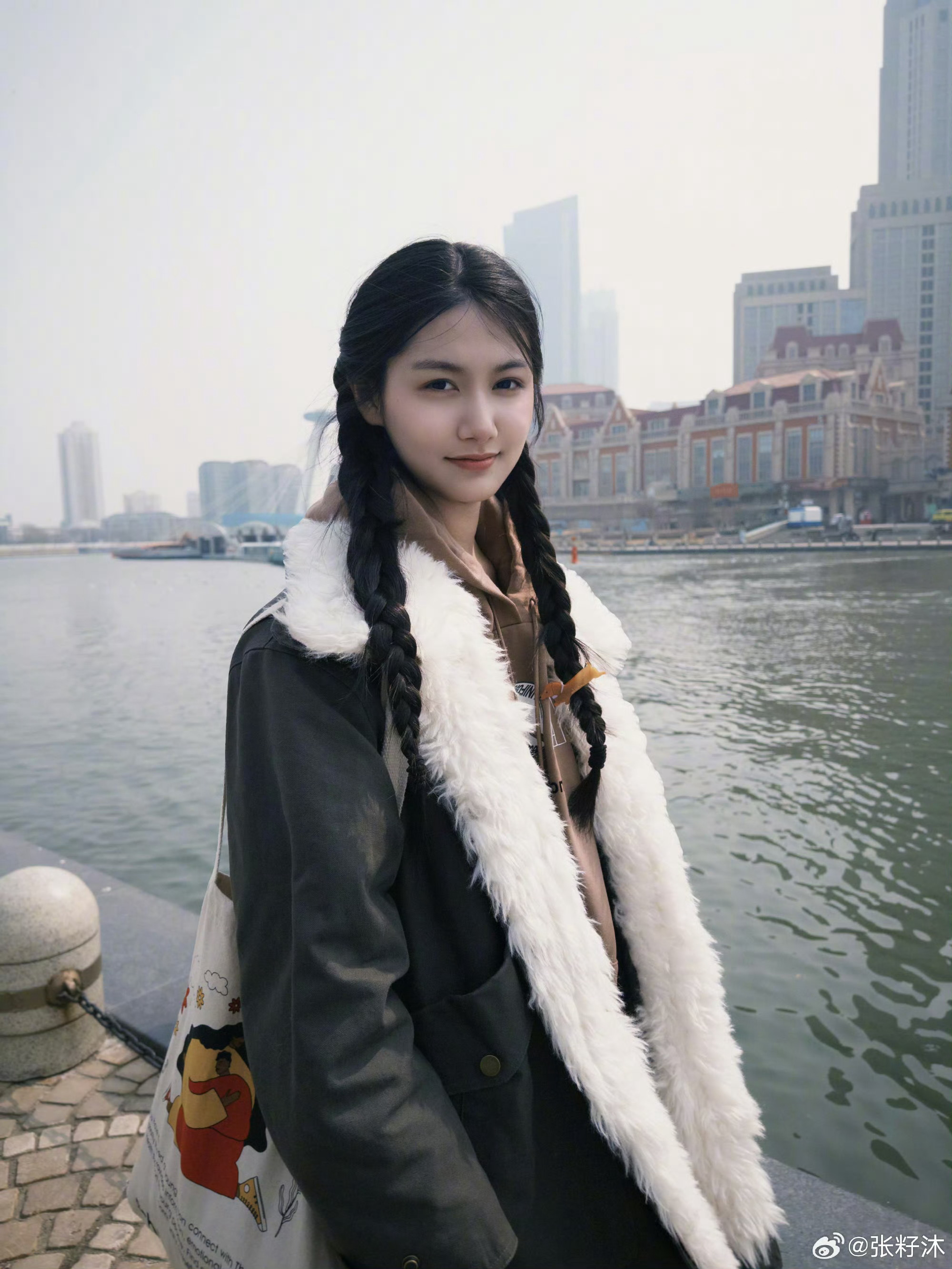 张籽沐艺考四大院的含金量 童星光环下的硬核实力！2026艺考新政收紧，中戏凭统考