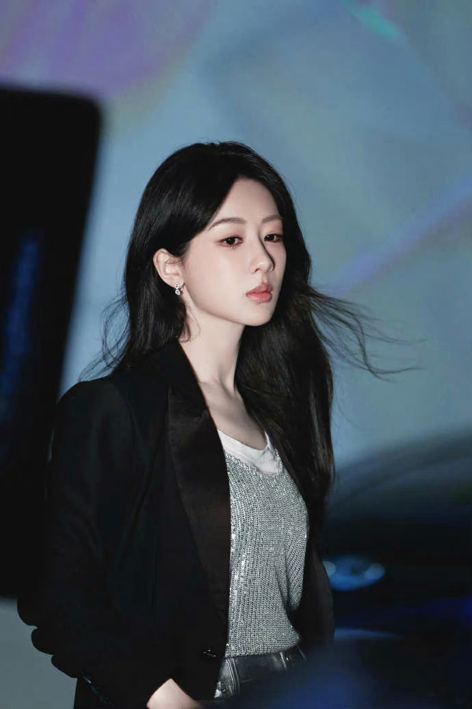 发面·杨紫·馒头  这个西装真酷 ​​​