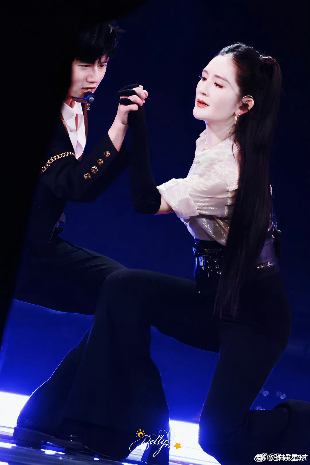  张杰张杰回应 杰娜爱情：始于心动，终于白首！ 