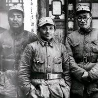开国上将李达将军，大高个，枣红脸，肥耳垂肩，慈祥可人。将军性温和，临大事而不惑，