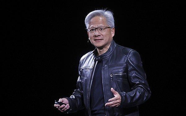 黄仁勋称轻视华为的人极其天真英伟达创始人黄仁勋于7月16日在北京举行媒体会。黄仁