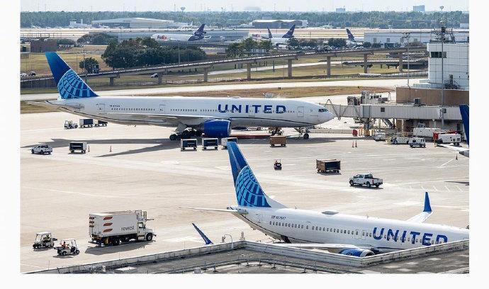 美国联合航空公司6日表示，将从7日起预先取消约200趟航班，约占当天航班计划的4