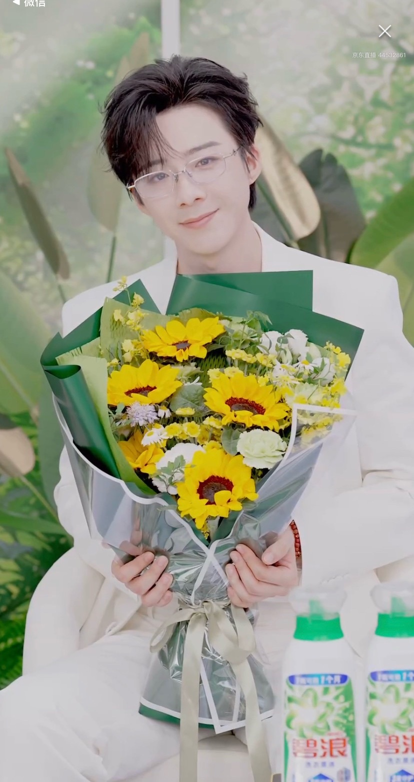 刘宇宁碧浪品牌代言人 ｜刘宇宁的2025巡演摩登兄弟 有些热爱，悄悄生长，却能跨