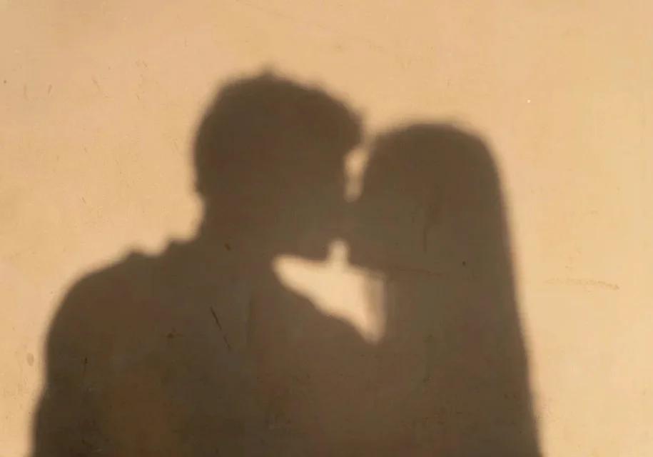 艺高人胆大 (莱比锡13日综合电)德国莱比锡监狱发生一起离奇死亡案件，一名女子探