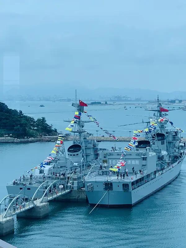 谁能想到，一位守护祖国南海半生的老将军，悄然离世牵动无数国人缅怀。
原南海舰队司