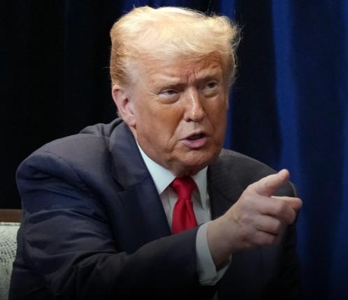 美国芯片积压到卖不出去！中方还没松口，英伟达就直接宣布将对中企投放8万颗库存，谁