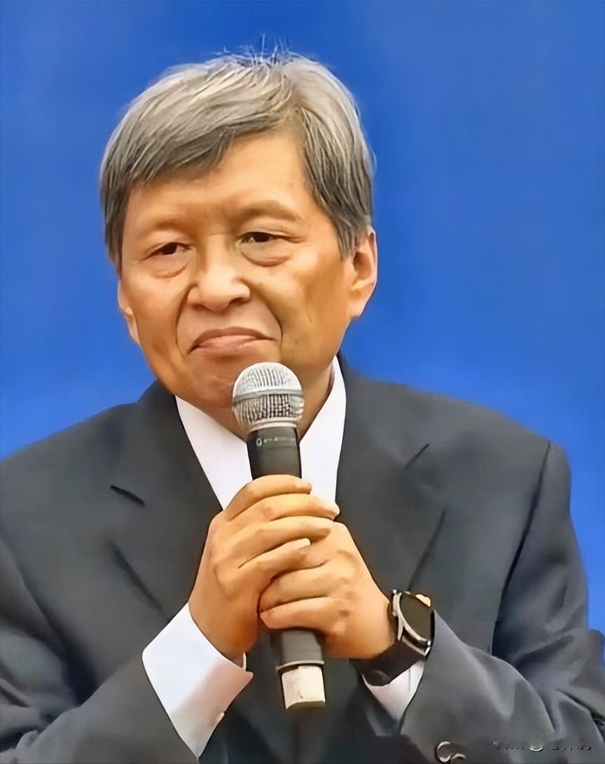 “中国的教科书里全是外国人！”6月5日，福建福耀科技大学校长王树国说，中国的教科