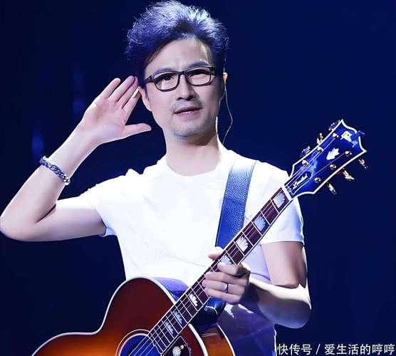 我认为进入21世纪后，内地出现了三个华语音乐天王级别的人物：汪峰、刀郎、凤凰传奇
