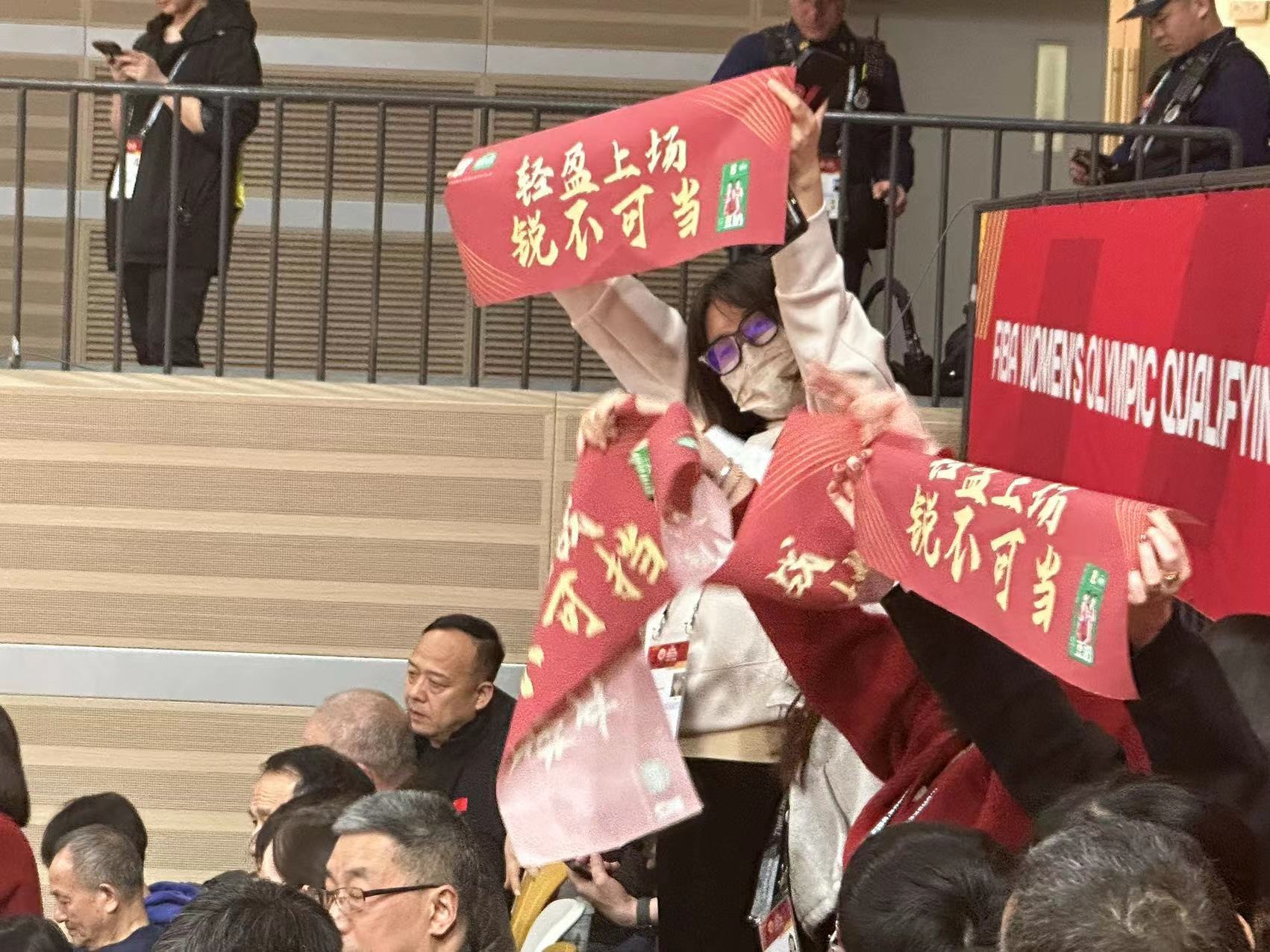 四位名人堂级女篮名宿，都曾经为篮球历史添上亮丽的一笔，为女子篮球运动的发展做出了