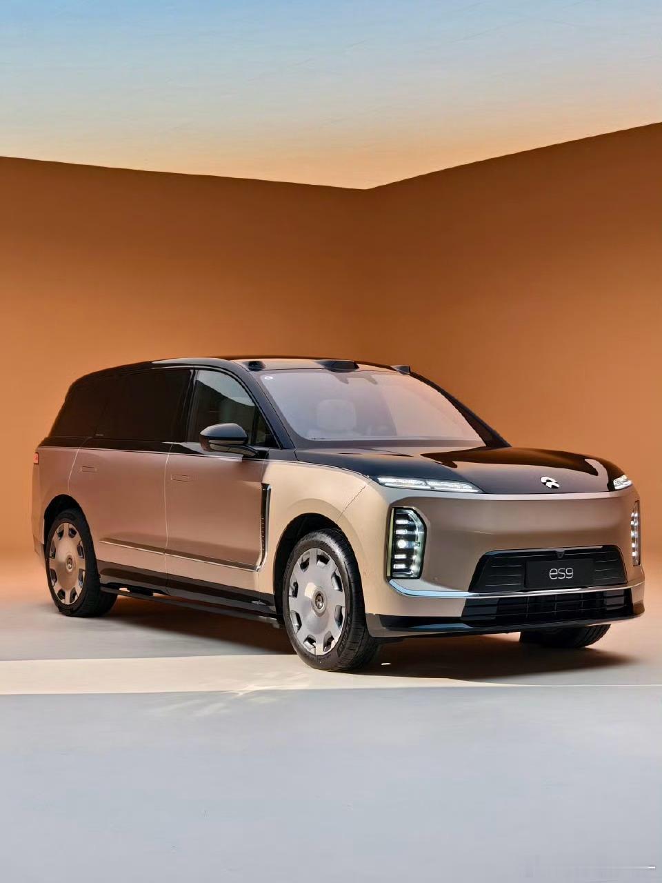 一起来👀9系里的大哥大哥大蔚来es9 ！  实不相瞒，今天早上还真是我距离50