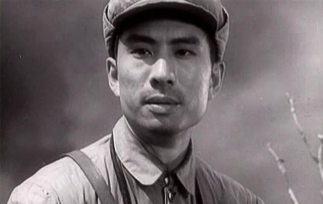 知名影星冯喆49岁离世原因扑朔迷离，妻子为何坚决拒绝与他合葬？
1947年秋夜的