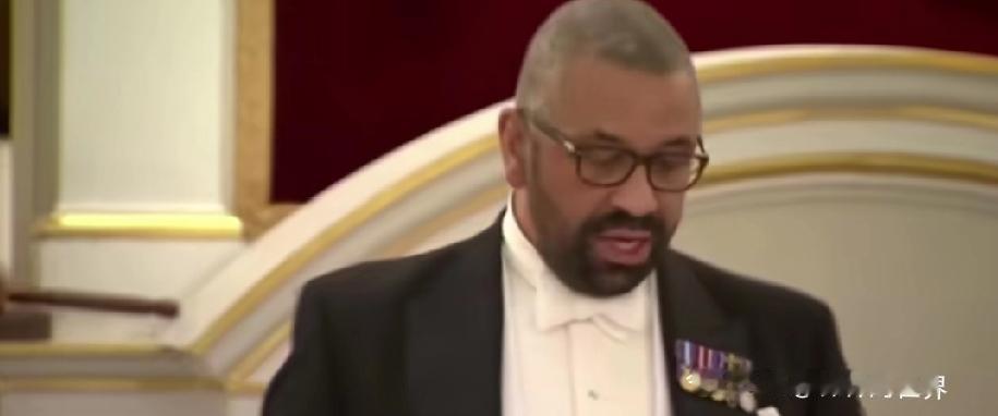 英国现任外交大臣卡梅伦的对华表态，主打一个务实稳关系，核心事实全是真的。他多次公