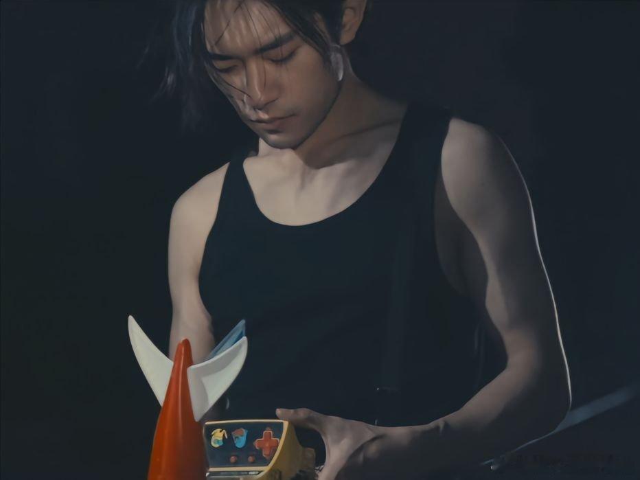 #易烊千玺[超话]##蛋宝大营救易烊千玺严选# 我这性张力拉满的老公啊他是喜欢穿