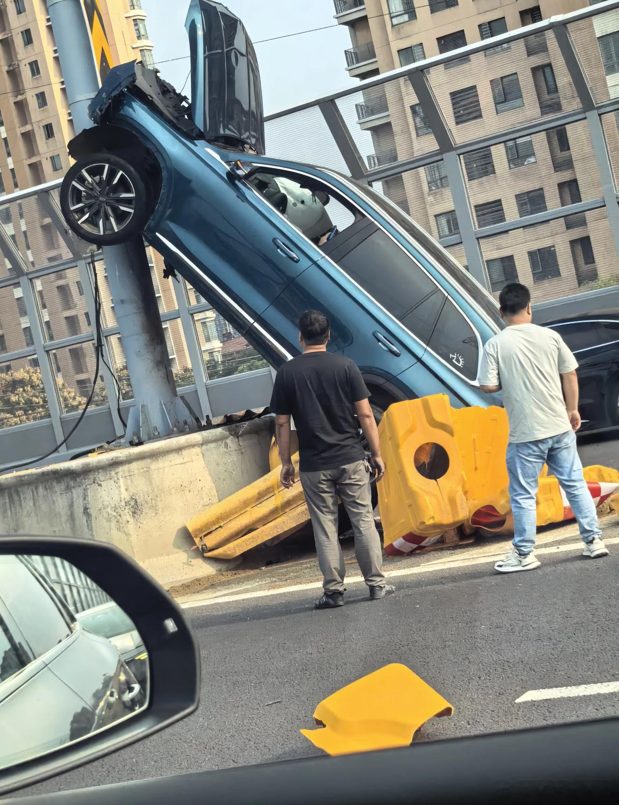 事已至此，先自拍一张，留个纪念吧[允悲] ​​​